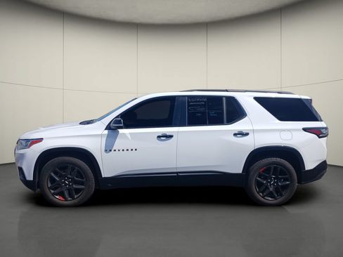 Used 2021 Chevrolet Traverse Premier w/ Redline Edition FWD image 4