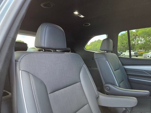 Used 2025 Buick Enclave Preferred w/ Super Cruise Package FWD image 19