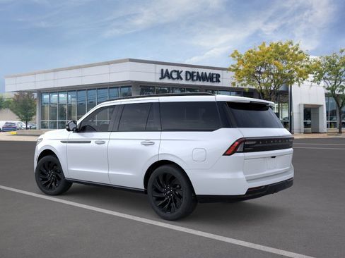 New 2026 Lincoln Navigator Reserve AWD/4WD image 4