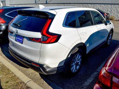 Used 2025 Honda CR-V EX image 5