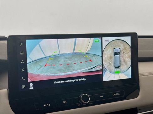 Used 2025 Mitsubishi Outlander SE image 13