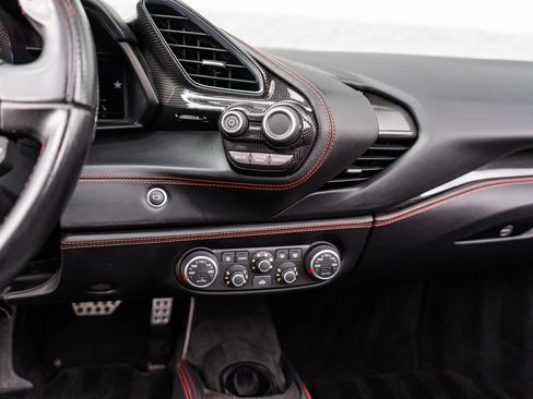 Used 2017 Ferrari 488 Spider RWD image 33