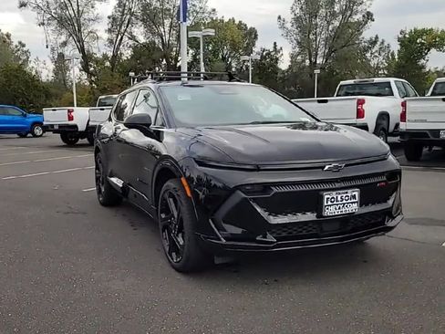 New 2026 Chevrolet Equinox EV RS image 2