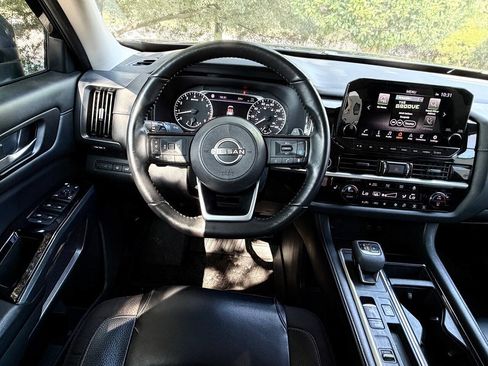 Used 2022 Nissan Pathfinder SL FWD image 58