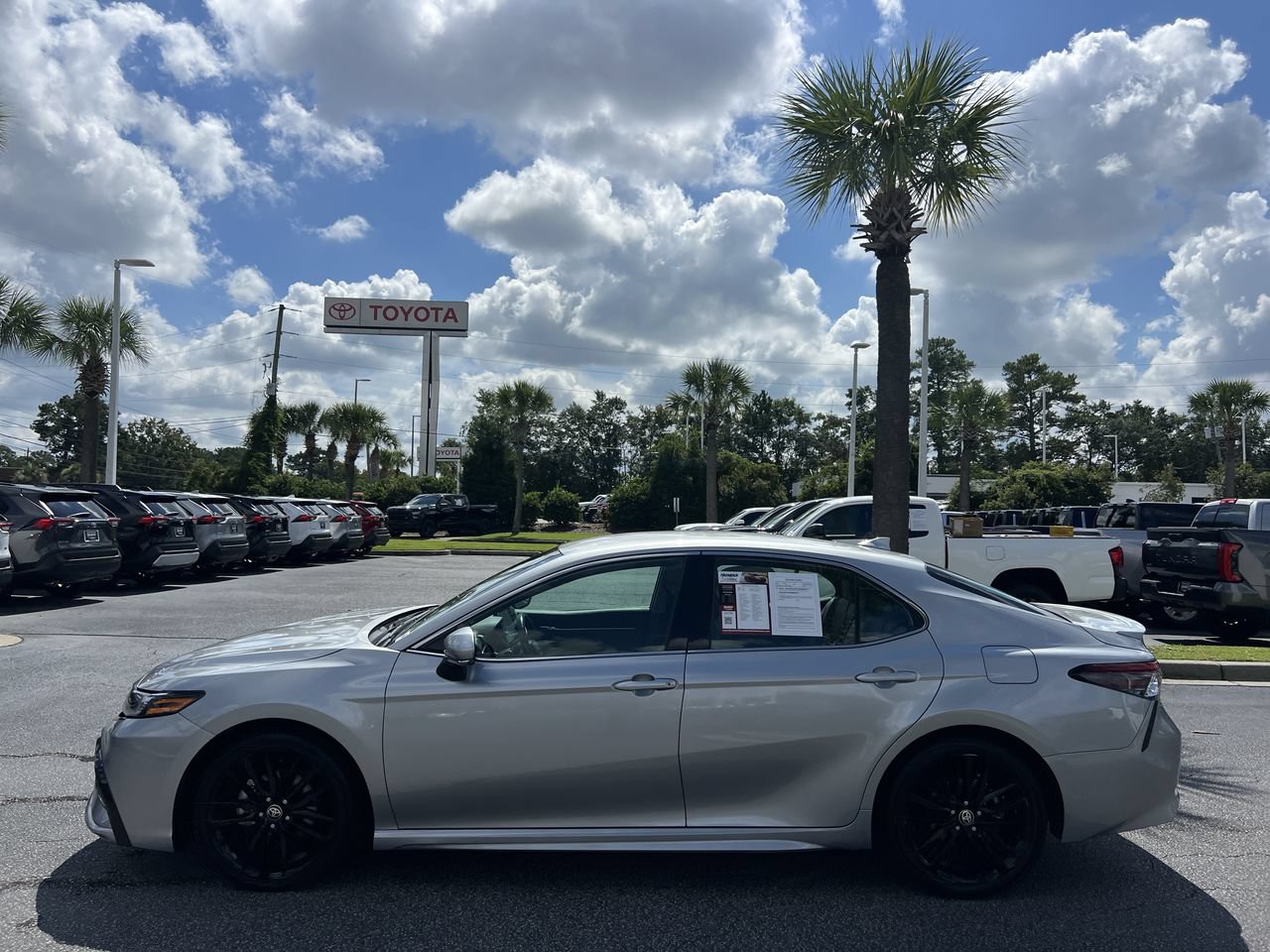 Used 2024 Toyota Camry XSE FWD image 7