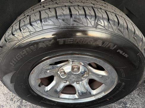 Used 2005 Dodge Ram 1500 Truck SLT RWD image 25