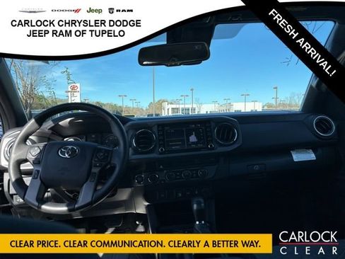 Used 2022 Toyota Tacoma TRD Off-Road image 16