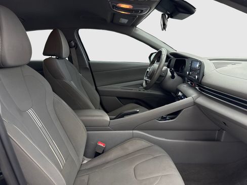 Used 2025 Hyundai Elantra Sport FWD image 40