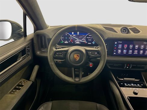 Used 2024 Porsche Cayenne Turbo GT image 23