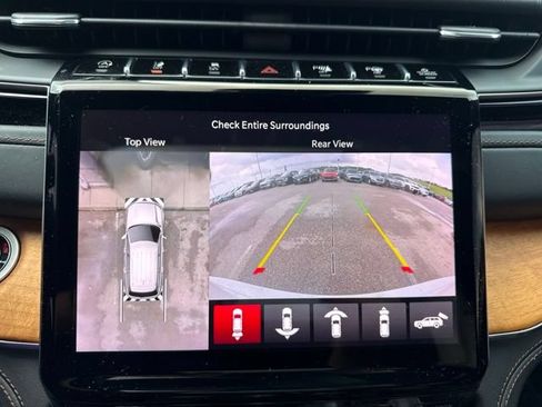 Used 2023 Jeep Grand Cherokee Summit AWD/4WD image 16