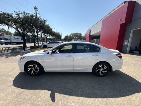Used 2016 Honda Accord LX image 3