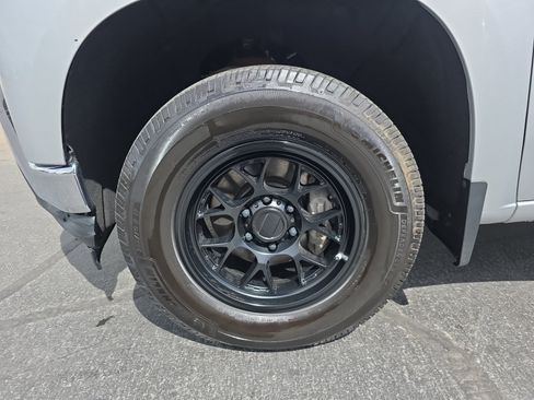 Used 2019 Chevrolet Silverado 1500 LT w/ All-Star Edition AWD/4WD image 30