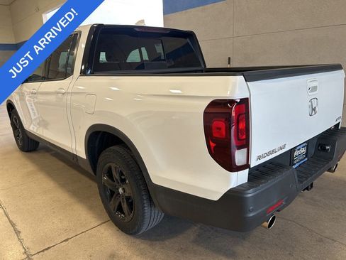 Used 2023 Honda Ridgeline Black Edition image 4