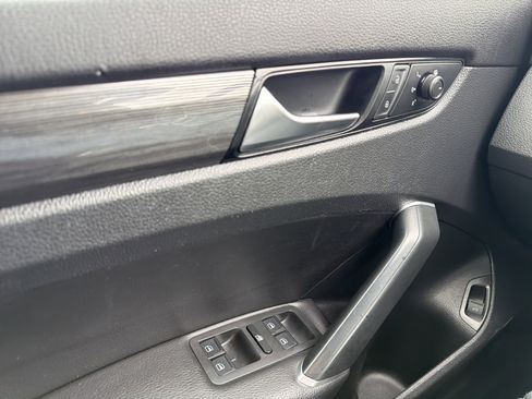 Certified 2021 Volkswagen Passat 2.0T R-Line image 25