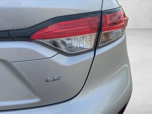 Used 2025 Toyota Corolla LE image 6