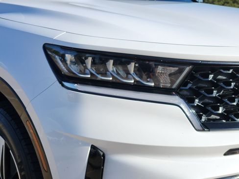 Used 2023 Kia Sorento S w/ Panoramic Sunroof Package FWD image 9