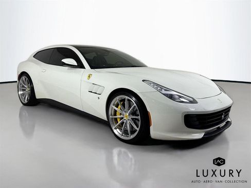 Used 2019 Ferrari GTC4Lusso T image 4
