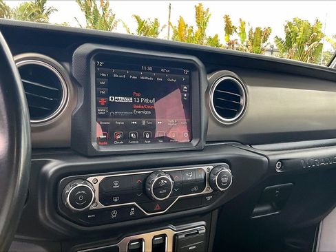 Used 2019 Jeep Wrangler Rubicon AWD/4WD image 14