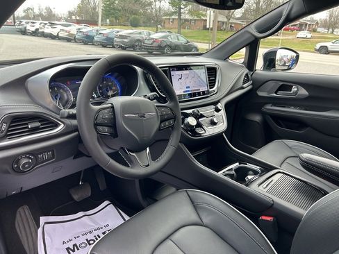 New 2026 Chrysler Pacifica Limited w/ S Appearance Package image 34