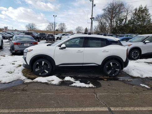 New 2025 Nissan Kicks SR w/ Illumination Package image 3