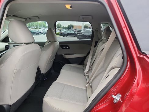 Used 2023 Nissan Rogue SV FWD image 8