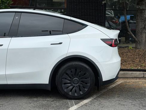 Used 2020 Tesla Model Y Long Range AWD/4WD image 11