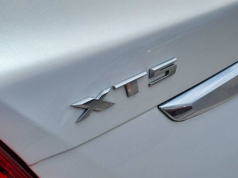 Used 2017 Cadillac XT5 Premium Luxury FWD image 5