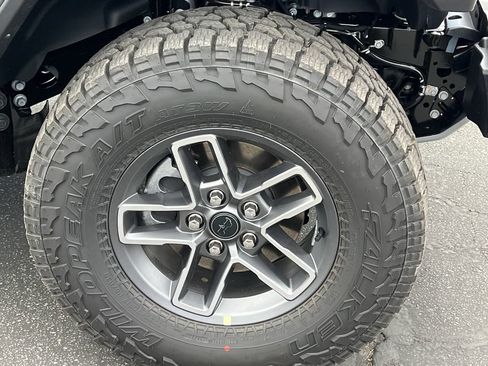 New 2026 Jeep Gladiator Mojave w/ Technology Group AWD/4WD image 14