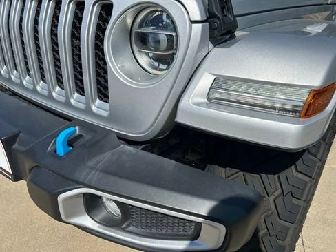 Used 2022 Jeep Wrangler Unlimited Sahara w/ Cold Weather Group AWD/4WD image 4