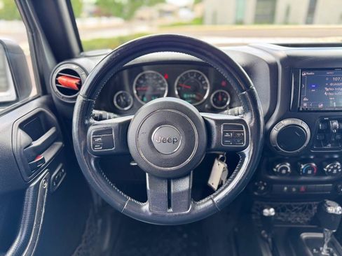 Used 2015 Jeep Wrangler Unlimited Sport w/ Quick Order Package 24S AWD/4WD image 12