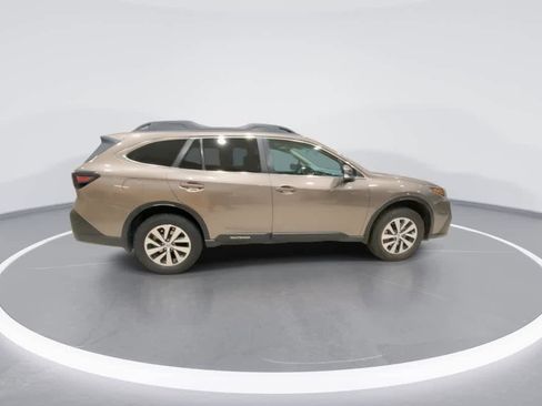 Used 2022 Subaru Outback Premium image 9