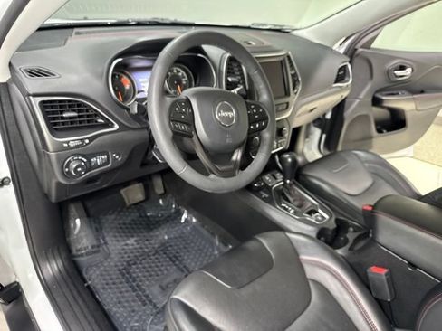 Used 2022 Jeep Cherokee Trailhawk w/ Sound & Nav Group AWD/4WD image 13
