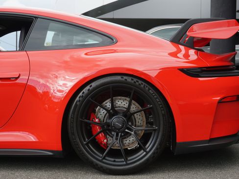 Certified 2025 Porsche 911 GT3 RWD image 15