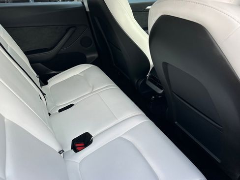 Used 2025 Tesla Model Y Long Range image 20