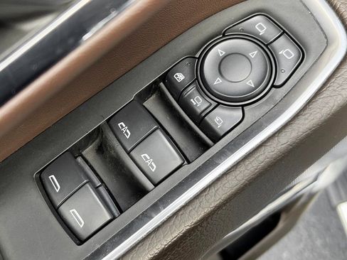 Used 2024 GMC Sierra 2500 Denali image 25