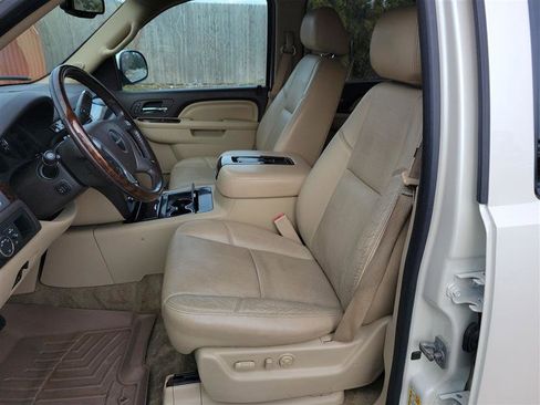 Used 2014 GMC Yukon Denali image 9