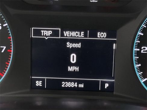 Used 2023 Chevrolet Traverse LS image 15