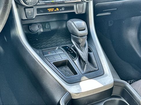 Used 2019 Toyota RAV4 XLE image 17