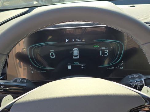 New 2026 Kia Niro EX image 33