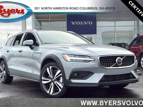 Certified 2025 Volvo V60 B5 Cross Country Plus image 1