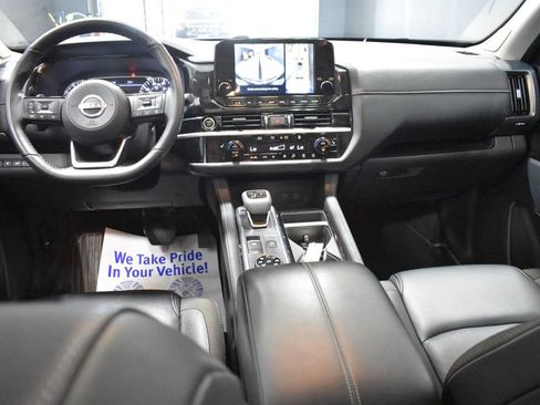 Certified 2024 Nissan Pathfinder SL w/ SL Premium Package AWD/4WD image 13