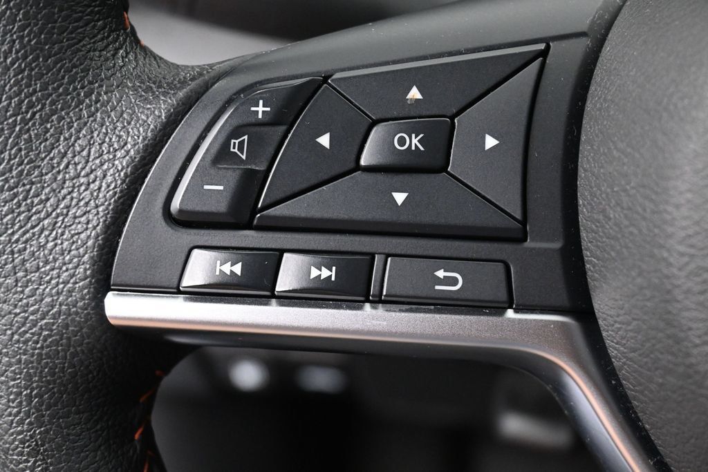 Used 2025 Nissan Versa SR w/ Trunk Package FWD image 15