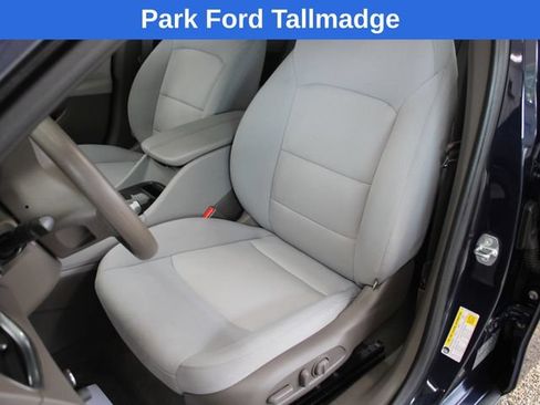 Used 2016 Chevrolet Malibu LT FWD image 12