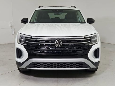New 2026 Volkswagen Atlas Peak Edition AWD/4WD image 9