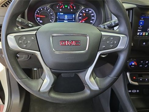 Used 2024 GMC Terrain SLE w/ Driver Convenience Package image 27
