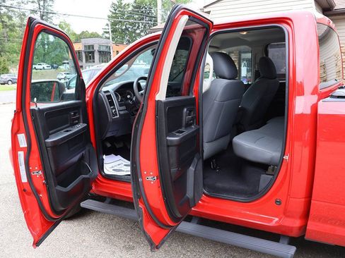 Used 2018 RAM 1500 Express AWD/4WD image 22