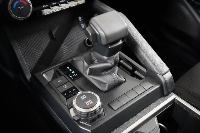 Used 2025 Toyota 4Runner SR5 AWD/4WD image 26