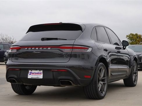 Used 2023 Porsche Macan image 9
