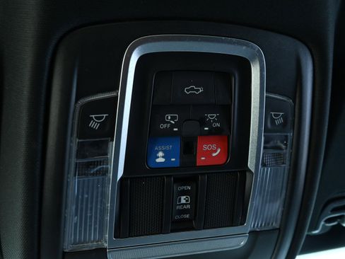 Used 2020 RAM 1500 Laramie AWD/4WD image 26