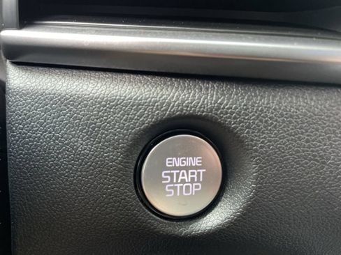 Certified 2025 Kia Sorento S FWD image 33